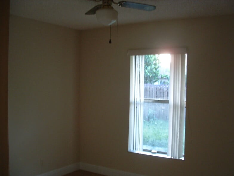 Building Photo - 5667 Barnstead Cir