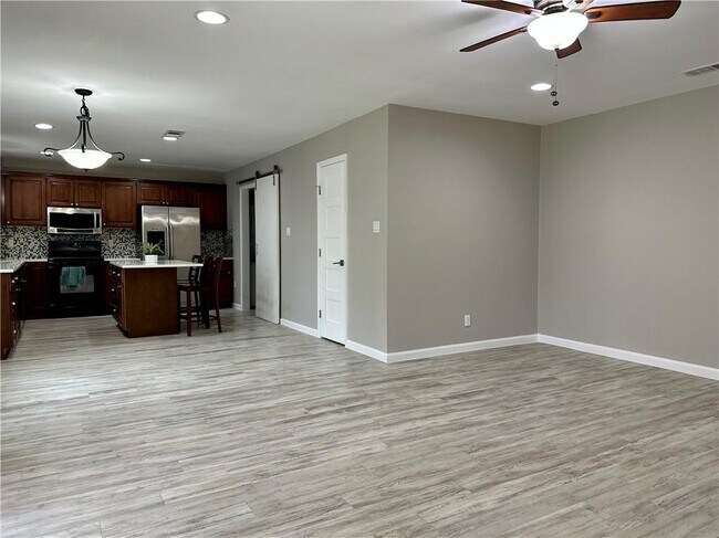 Building Photo - 3407 Norwood Hill Rd