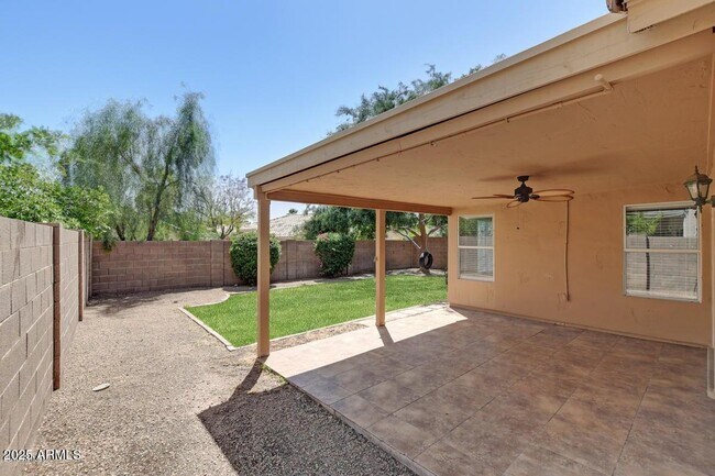 Building Photo - 7409 W Crest Ln