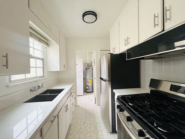 Building Photo - 1427 Euclid Ct