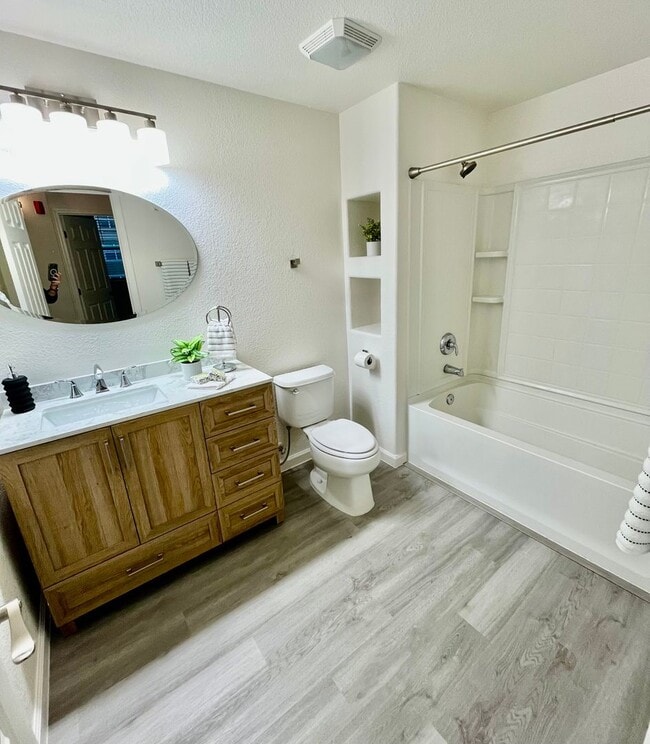 Building Photo - Completely Remodeled Two Bedroom Condo in ...