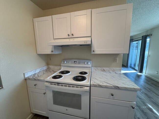 Building Photo - z6850Countryclubdr