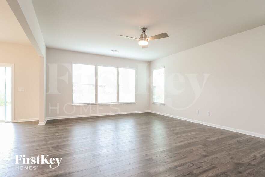 Building Photo - 625 Goldburn Wy