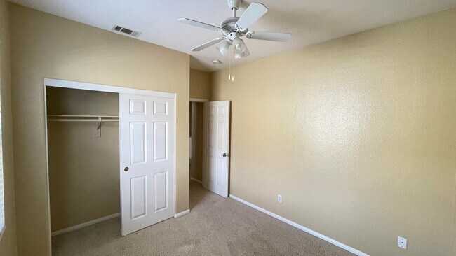 Building Photo - 13325 Calle Del Campo