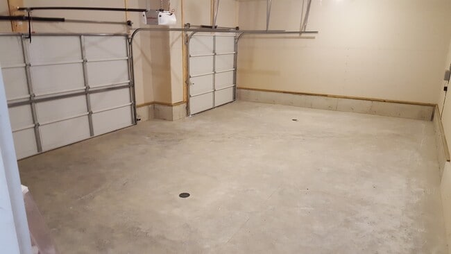 Building Photo - 3984 Stone Point Dr NE