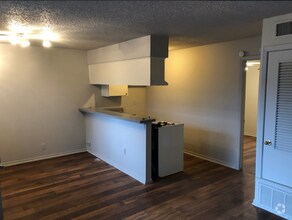 Building Photo - Jacksonian Apartments
