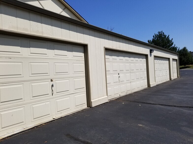 Building Photo - 916 44th Ave Ct