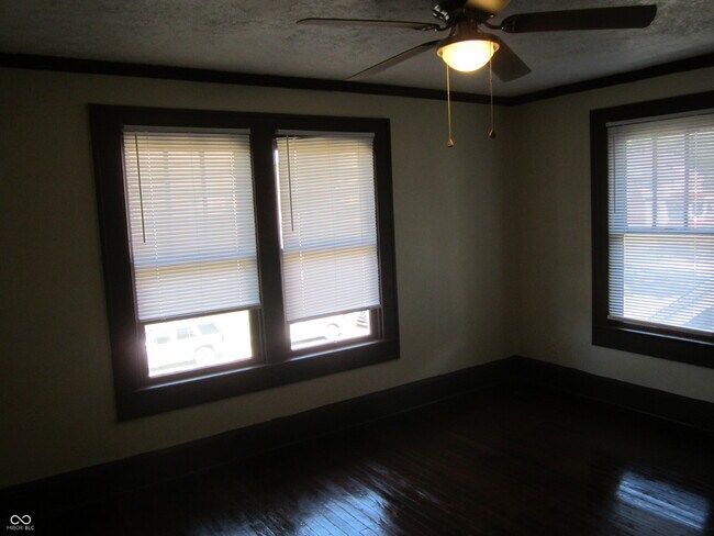 Building Photo - 3211 N Park Ave