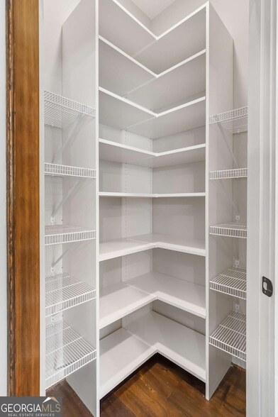 Building Photo - 6 Whisper Pl