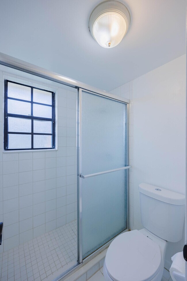 Building Photo - 4708 Oak Terrace Dr