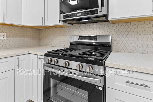 Building Photo - 260 Val Monte Dr