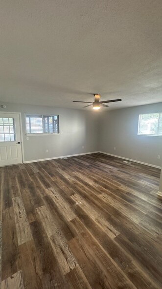 Building Photo - 261 Navigation St