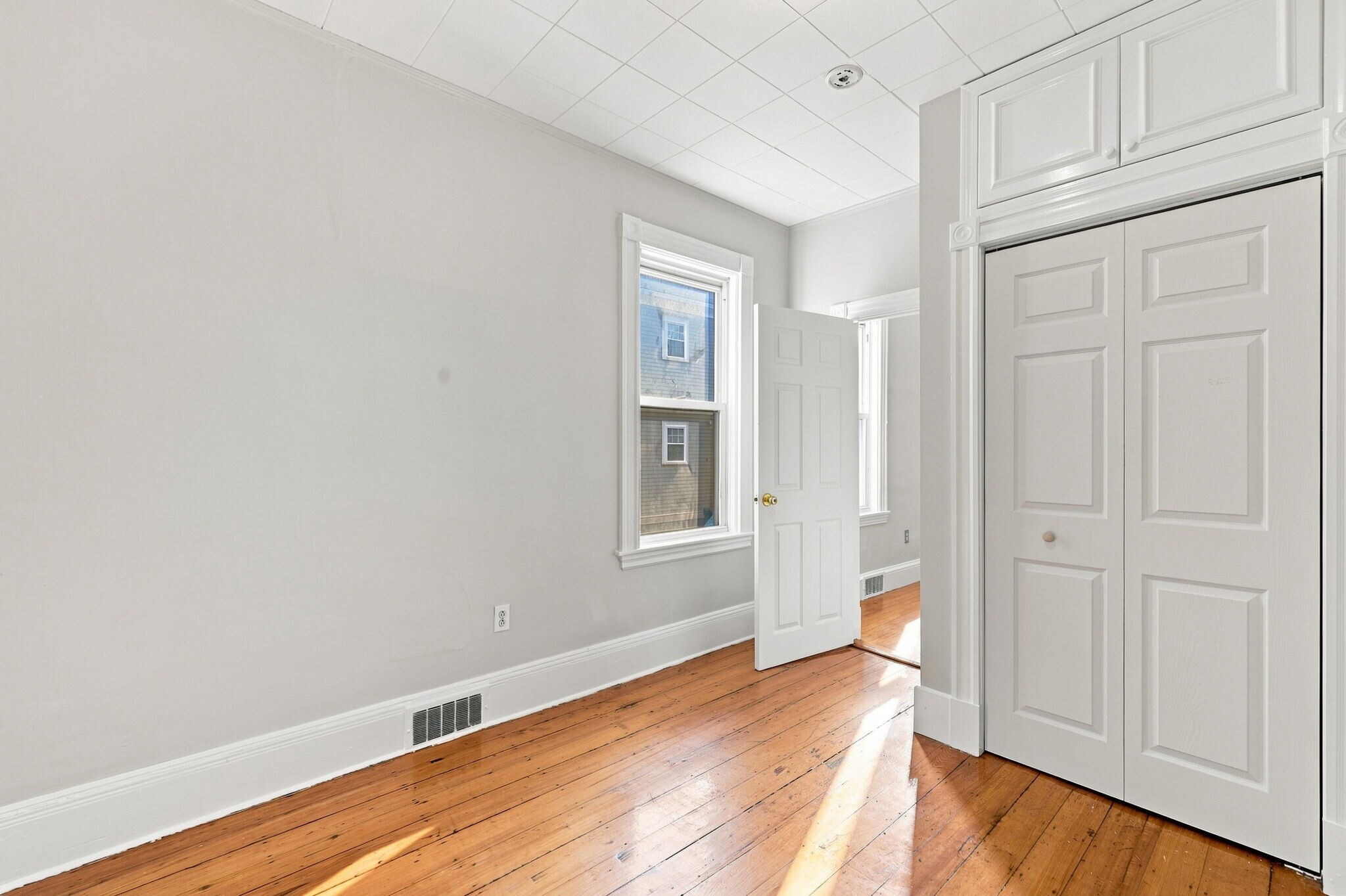 Building Photo - 147 Murdock St