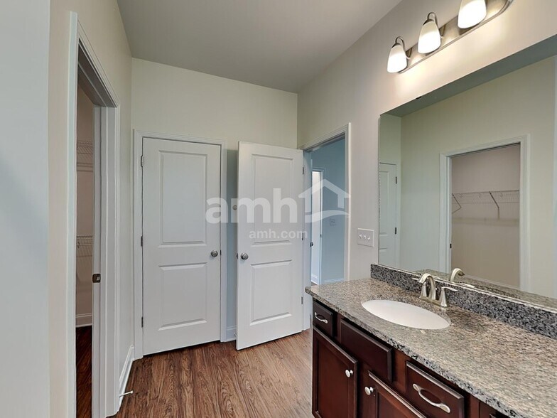 Building Photo - 6114 Rosemore Ln