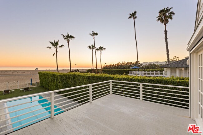 Building Photo - 501 Palisades Beach Rd