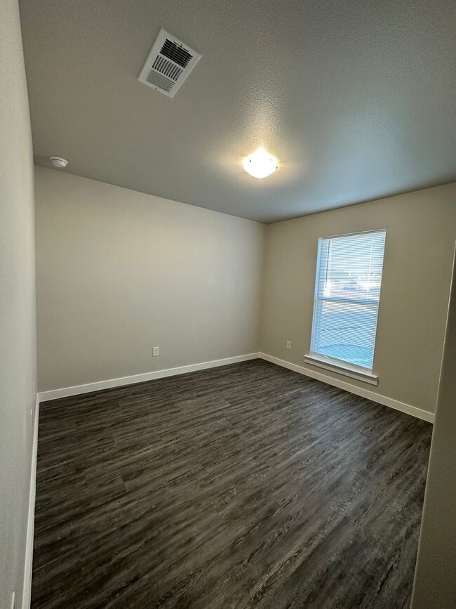 Building Photo - Newer Construction in CISD