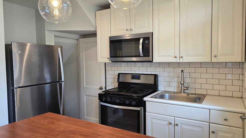 Building Photo - 136 Wesmond Dr