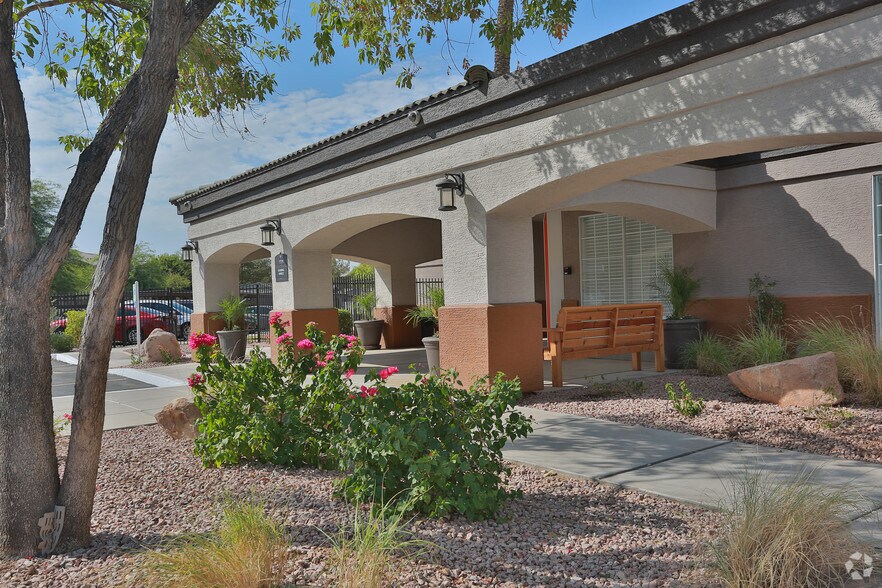 Luxe at Ocotillo Chandler, AZ Apartment Finder