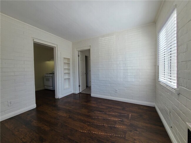 Building Photo - 3447 4th St