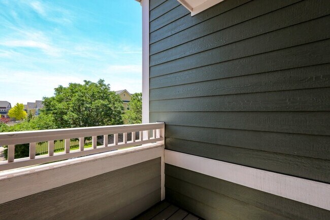 Building Photo - 10975 Dayton Ct