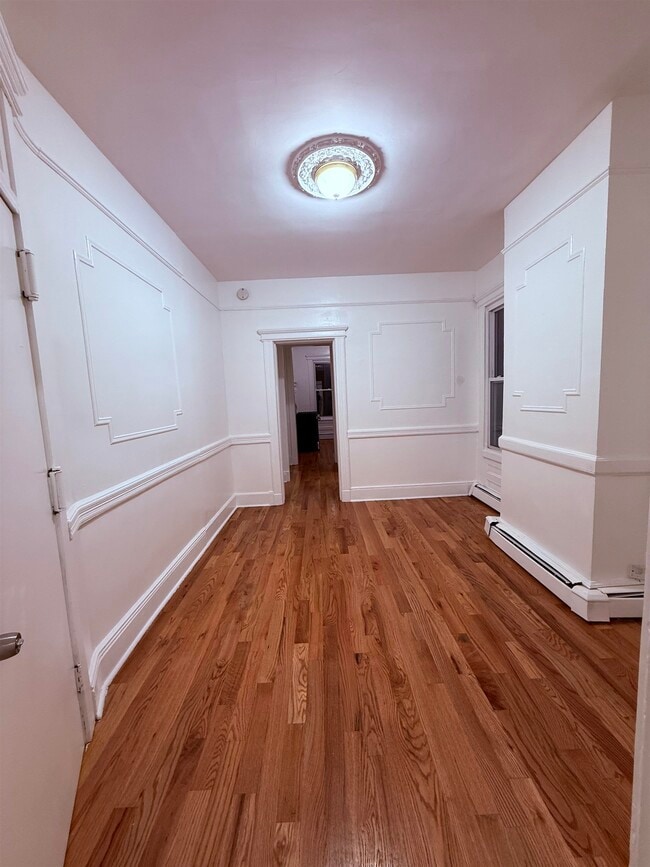 Building Photo - 110 Duncan Ave