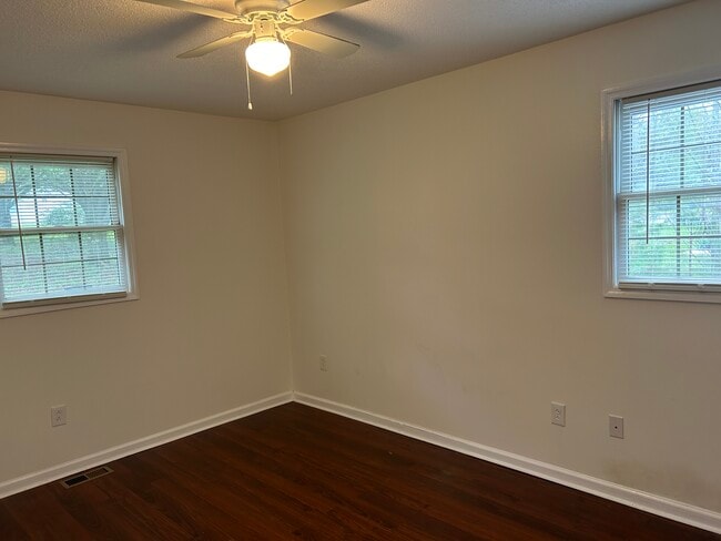 Building Photo - 267 Utility Rd