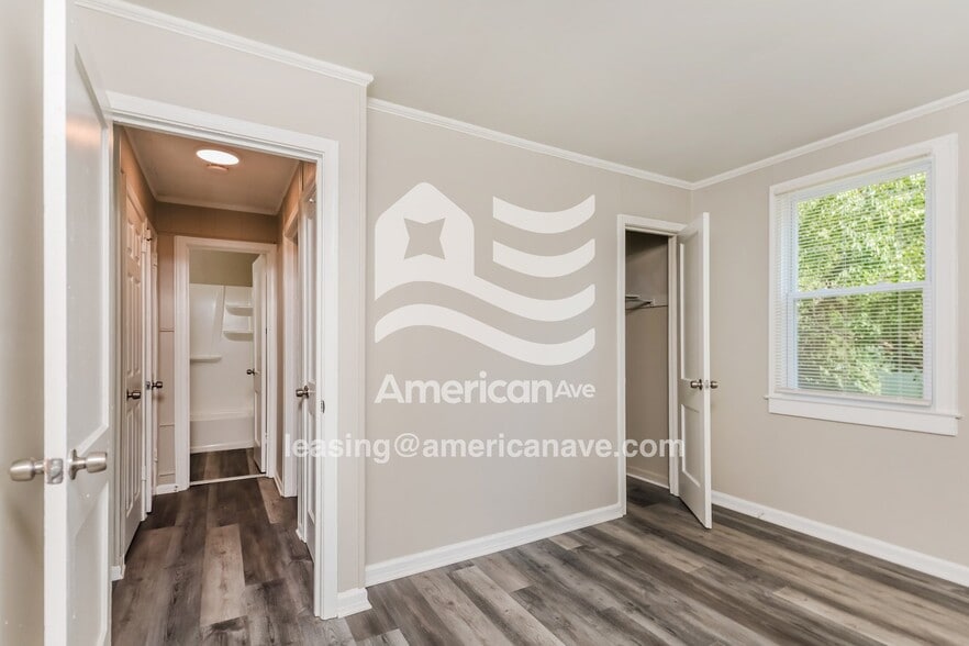 Building Photo - 4723 Genesee Ave