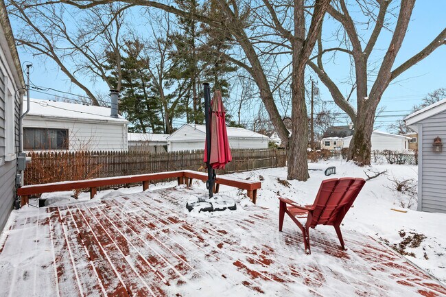 Building Photo - 4521 Thorncroft Ave