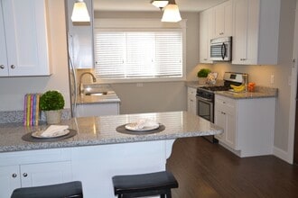 New granite penisula in 2 bedroom unit - Idaho Park West