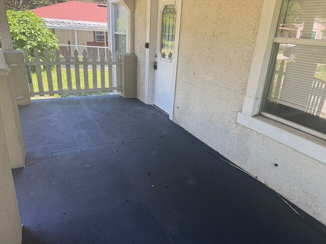 Building Photo - Charming 2/1 in Winter Haven - Move in Ready!