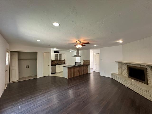 Building Photo - 553 Hightrail Dr
