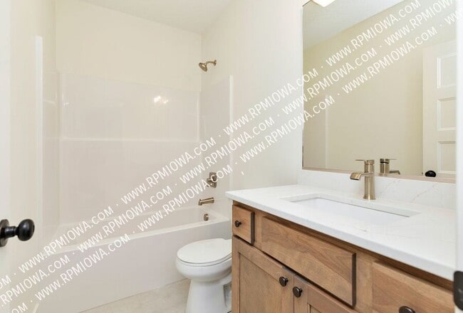 Building Photo - 440 NW Ashley Cir