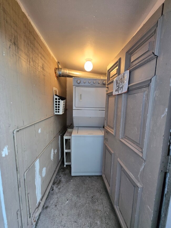 Building Photo - 2117 West St