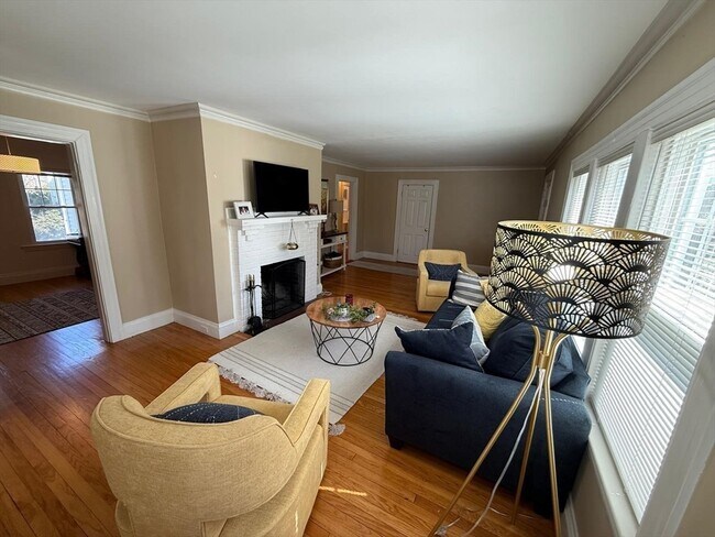 Building Photo - 66 Westchester Rd