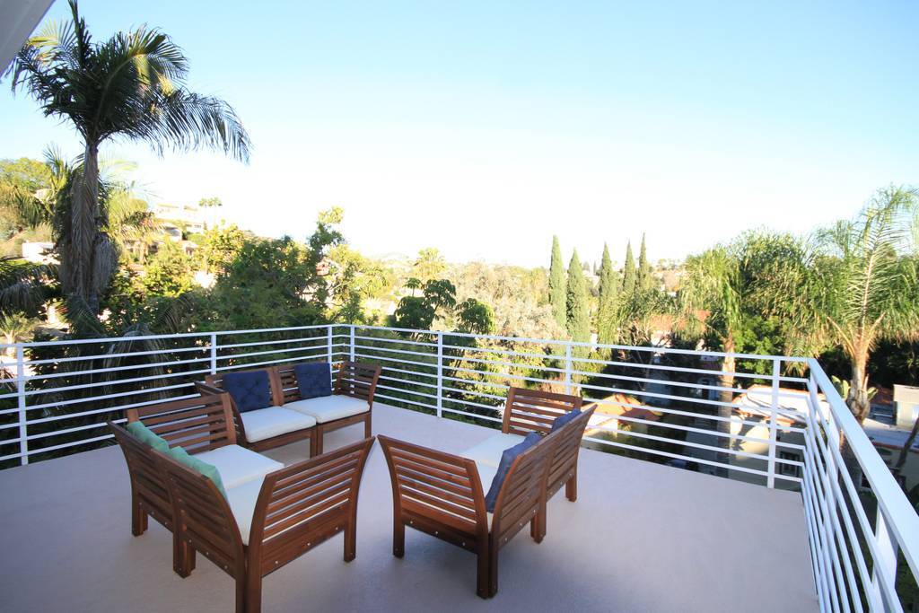 Building Photo - 2060 Glencoe Way