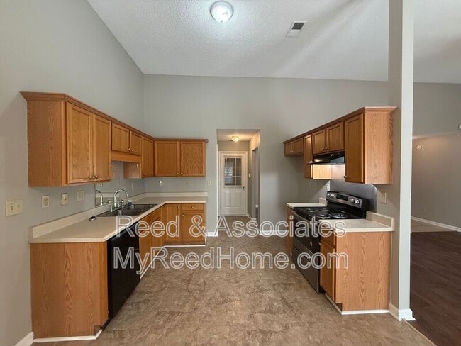 Building Photo - 70 Clear Springs Dr