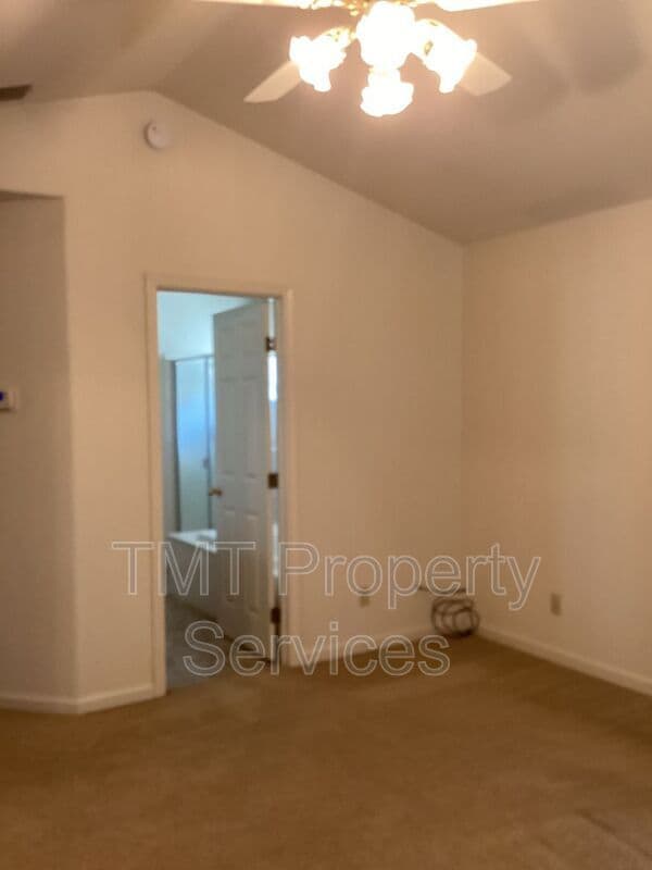 Building Photo - 10188 Gatemont Cir