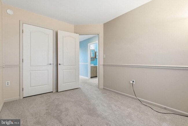 Building Photo - 1109 Oak View Dr