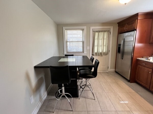 Building Photo - 375 Elm St