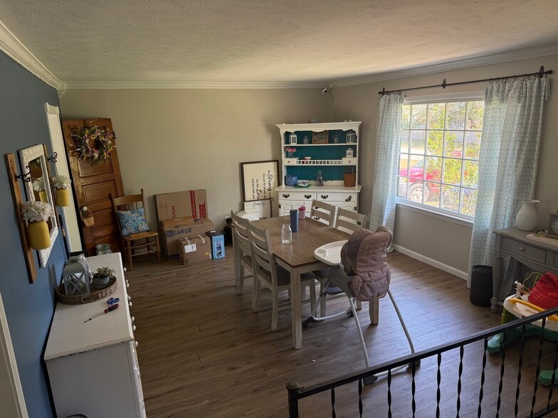 Building Photo - 747 Goodyear Dr