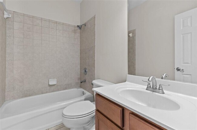 Building Photo - 4831 Edinburgh Dr