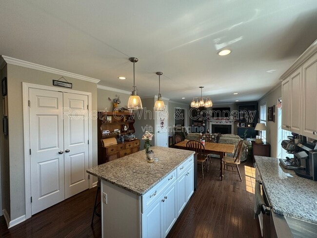 Building Photo - 26 Northview Dr