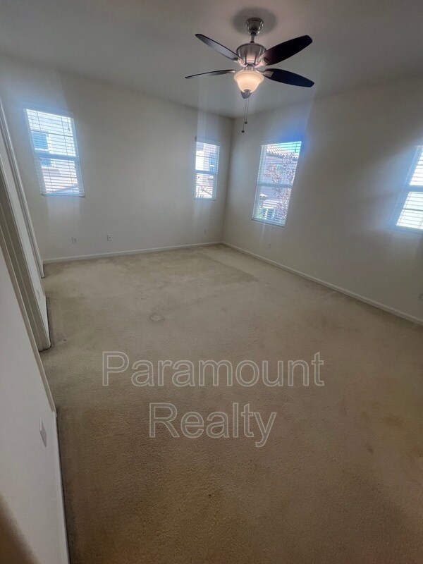 Building Photo - 2017 Tarragon Rose Ct
