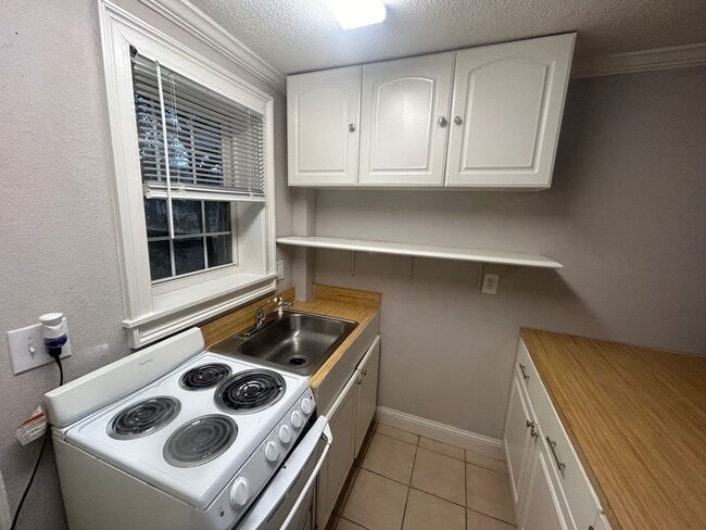 Building Photo - 1019 Monticello St