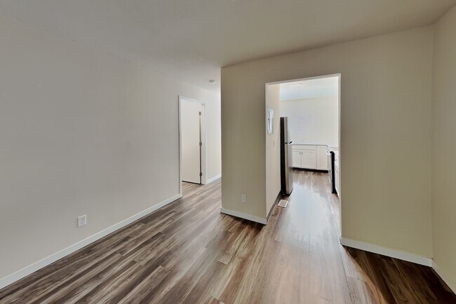Building Photo - 218 Stanton Ave