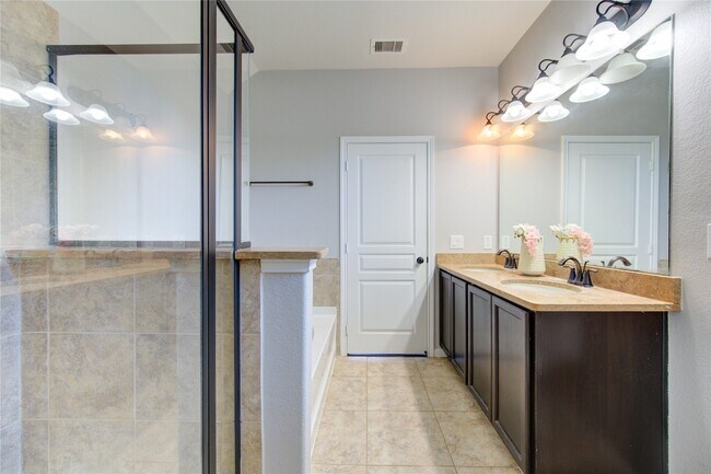 Building Photo - 15318 Benson Landing Dr