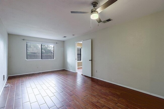 Building Photo - 3510 Oak Creek Dr