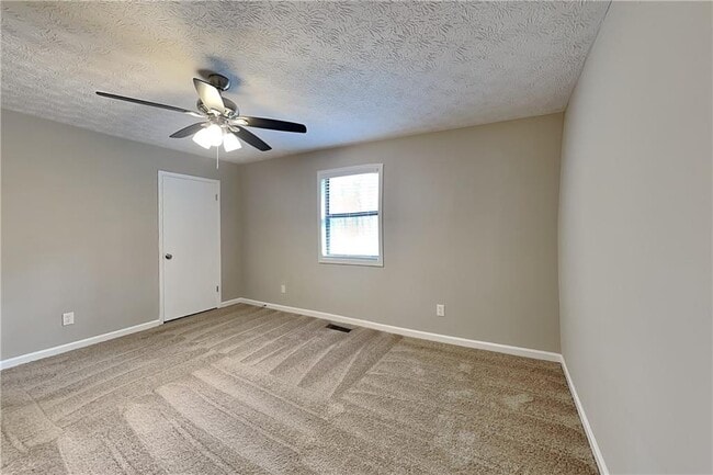 Building Photo - 2291 Carousel Ct