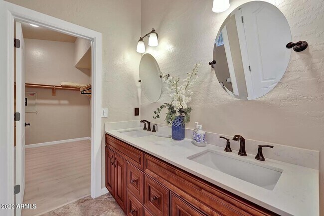 Building Photo - 5183 W Harrison St