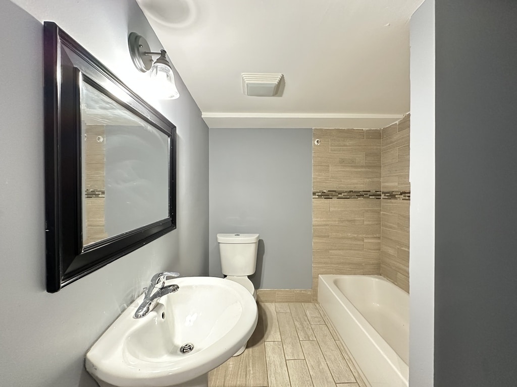 Building Photo - 2317 N Keeler Ave